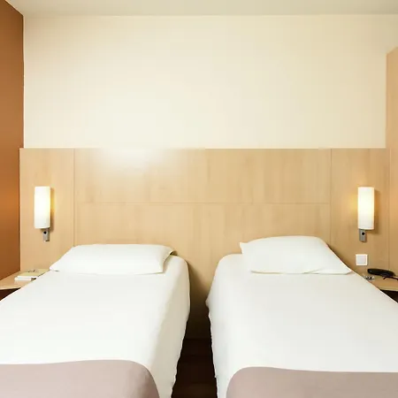 Ibis Les Moulineaux Val De Seine 3*
