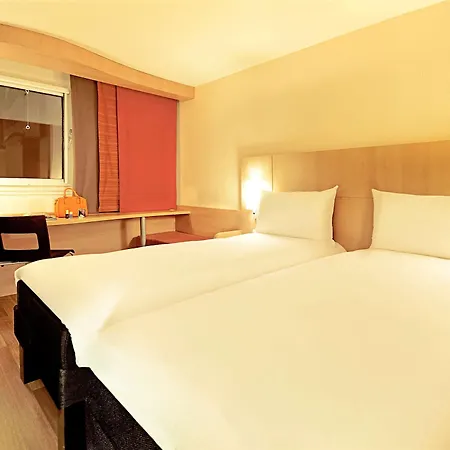 Ibis Les Moulineaux Val De Seine Hotel
