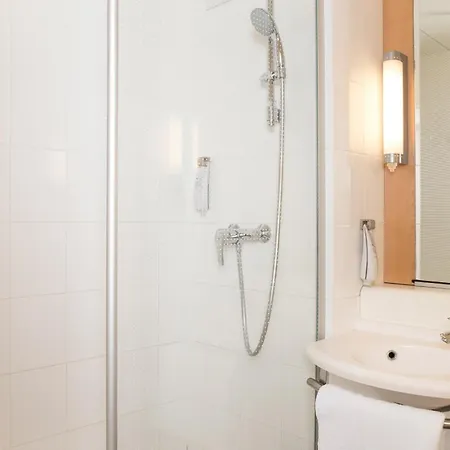 ホテル アイビス イッシー レ ムリノ ヴァル ド セーヌ イシー＝レ＝ムリノー