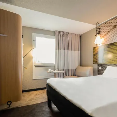 Ibis Les Moulineaux Val De Seine Hotel 3*