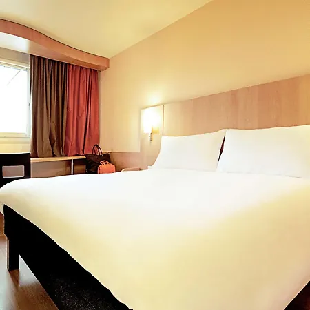 Otel Ibis Les Moulineaux 