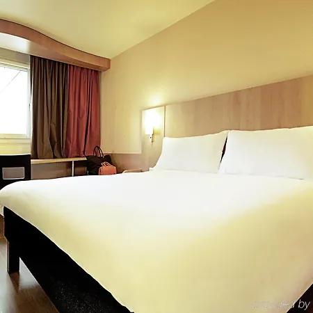 Hotel Ibis Les Moulineaux Val De Seine 3*