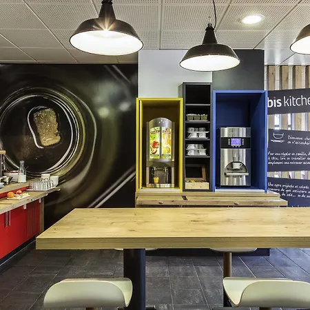 Hotel Ibis Les Moulineaux Val De Seine 3*