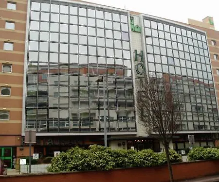 Ibis Les Moulineaux Val De Seine Hotel