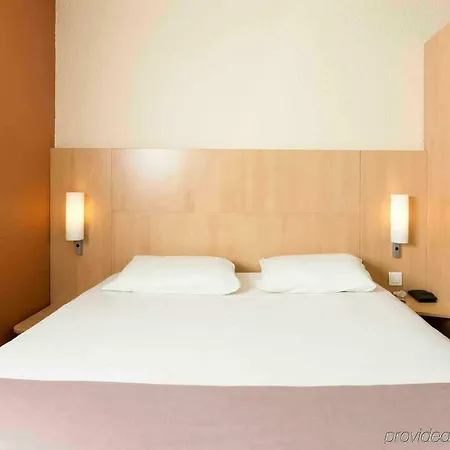 Hotel Ibis Les Moulineaux Val De Seine 3*